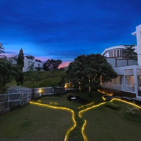 Tropical Villa By Villapedia Citaringgul エクステリア 写真